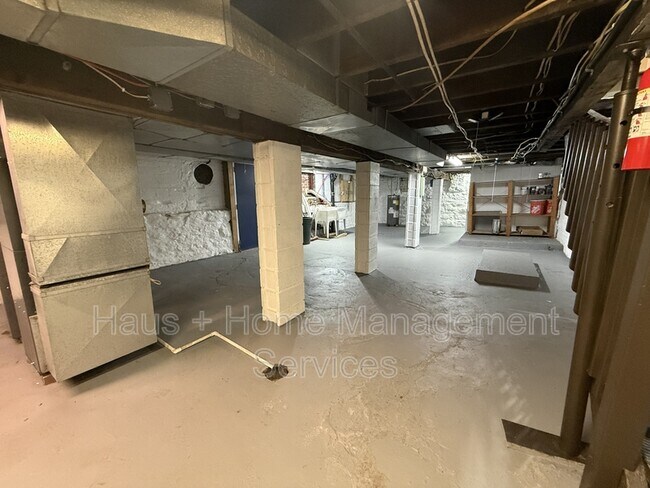 Building Photo - 403 Wall Ave