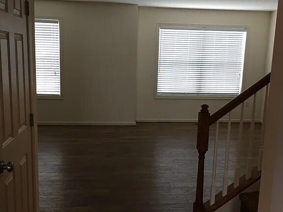 Building Photo - 421 Maywood Ct