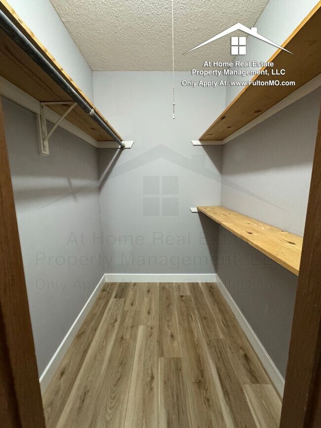 Building Photo - 551 Collier Ln