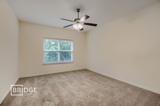 Building Photo - 1317 Lakecrest Ln