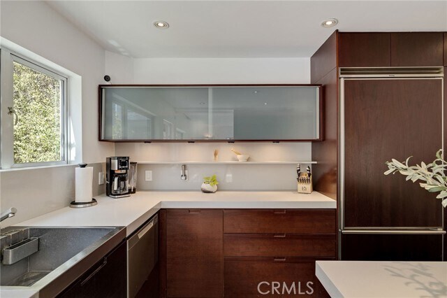 Building Photo - 27 Driftwood St