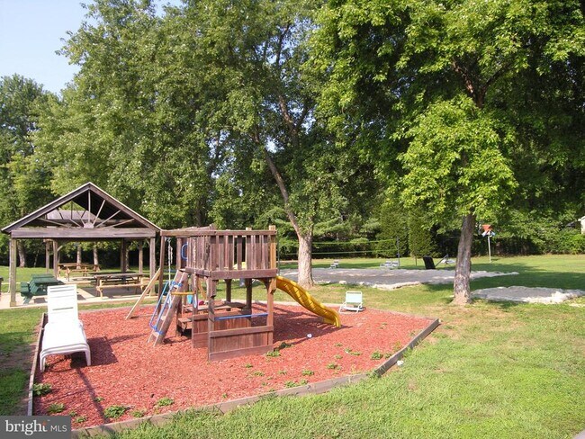 Building Photo - 7807 Hayfield Rd