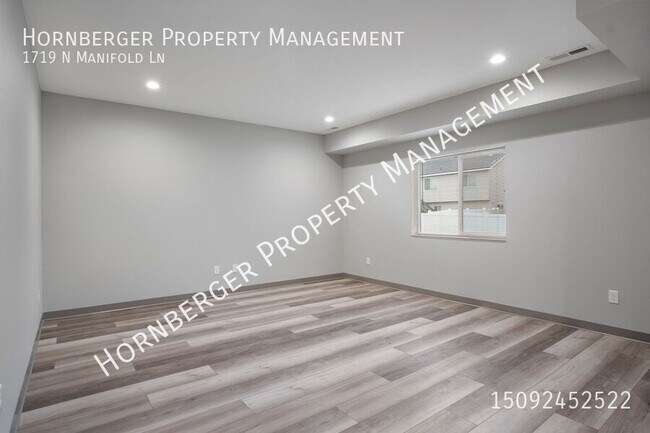 Building Photo - 1719 N Manifold Ln