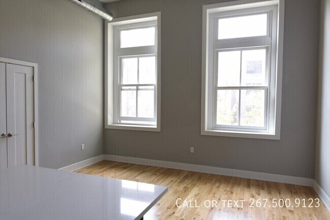 Building Photo - 1523 W Girard Ave