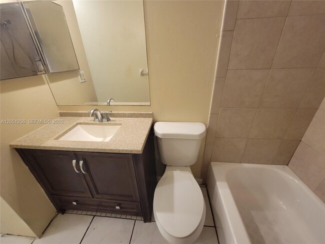 Building Photo - 307 S Ocean Dr