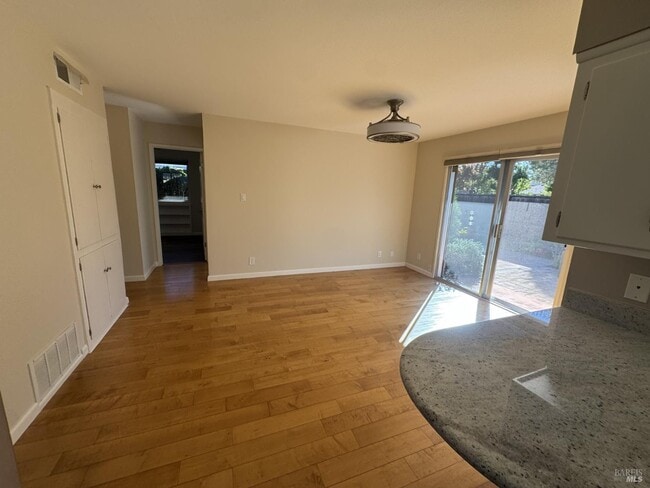 Building Photo - 1060 Los Gamos Rd