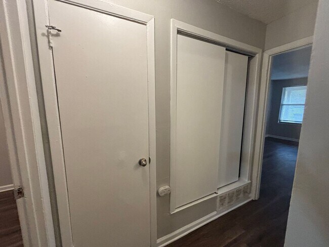 Building Photo - 1425 Todds Creek Cove