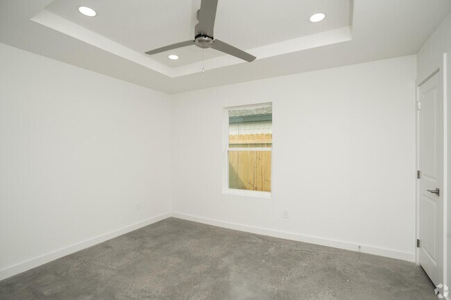 Building Photo - 708 Onyx Dr