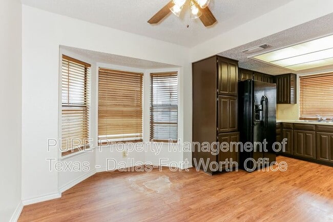 Building Photo - 928 Freestone Dr