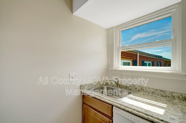 Building Photo - 438 N Armistead St