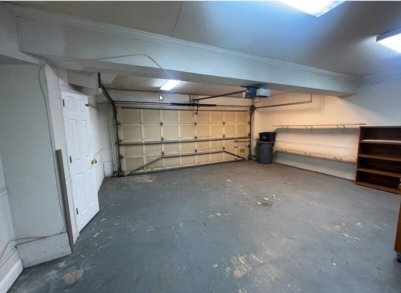 Building Photo - 7727 Rockledge Ct