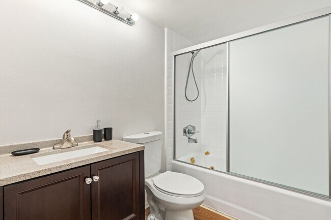 Building Photo - 10777 Ashton Ave