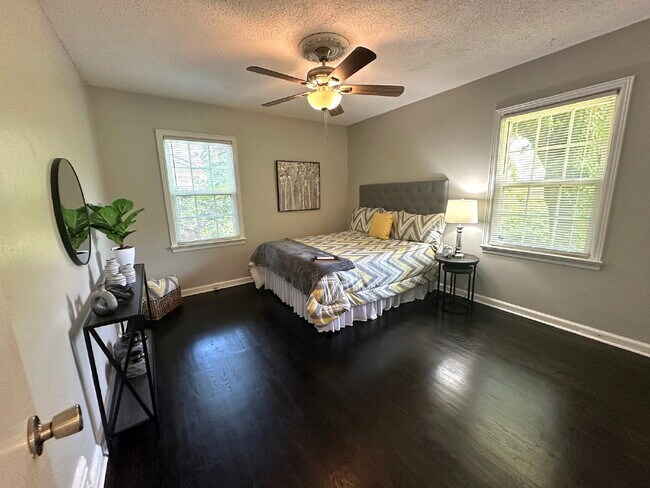 Building Photo - Beautifully Updated Decatur Home with Spacious Backyard