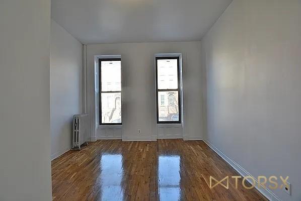 Building Photo - 3 bedroom in BROOKLYN NY 11206