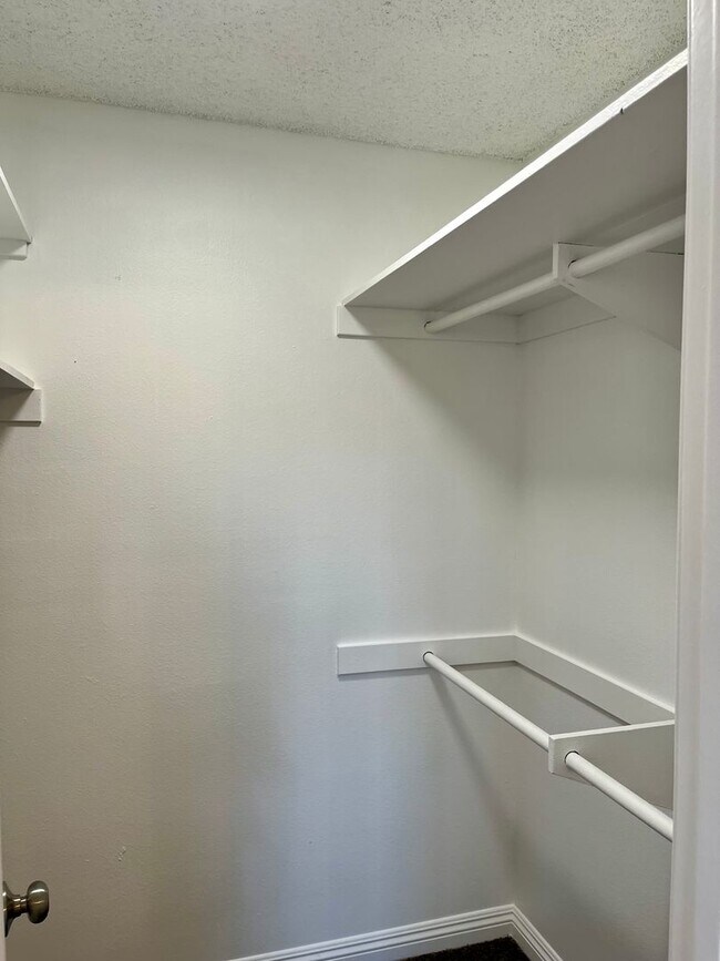 Building Photo - 3 Bed/ 2 Bath Clairemont Mesa