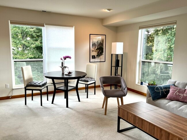 Great Room - 504 Holly Dr