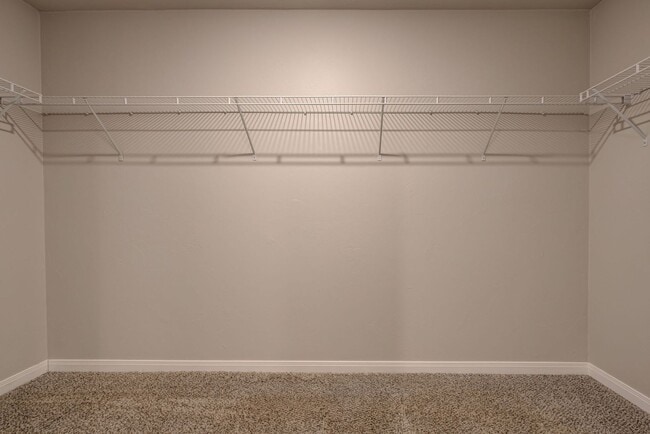 Building Photo - $500 Off the First Full Months Rent!!