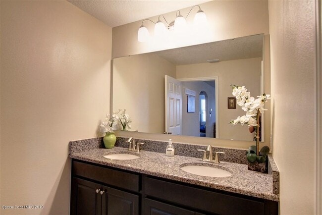 Building Photo - 953 Musgrass Cir