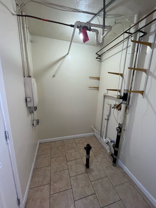 Building Photo - 2237 N 38th St