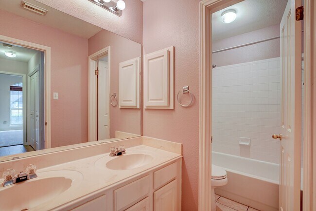 Building Photo - 9137 Fainwood Ln