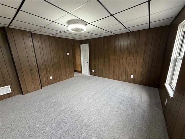 Building Photo - 1154 Eisenhower Dr