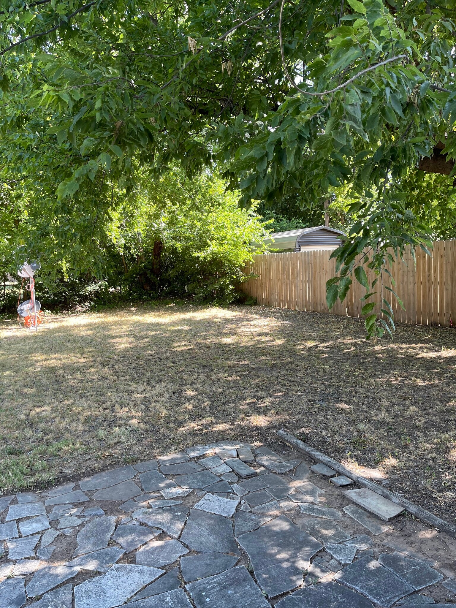 Backyard - 819 E Lindsey St