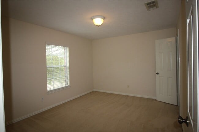 Building Photo - 7031 Thistlewood Park Ct