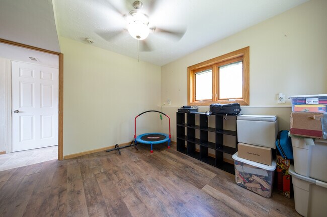 Building Photo - 8618 Wildwood Ave