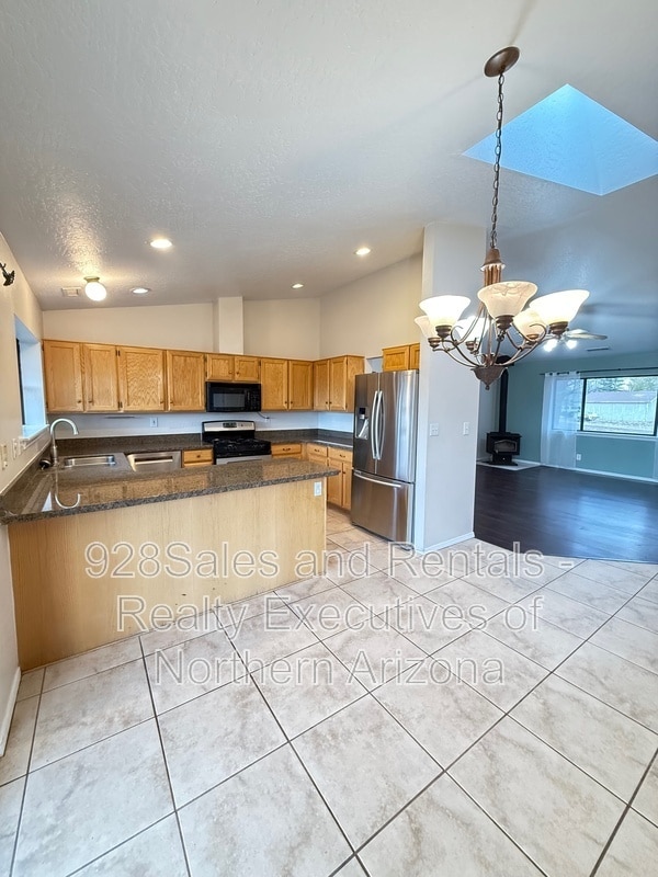 Building Photo - 11385 Homestead Ln