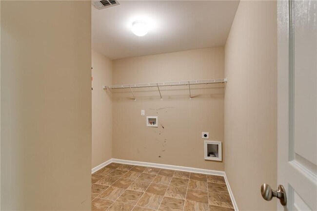 Building Photo - 7245 Rocking Horse Ln