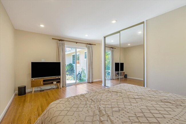 Building Photo - Available for July 1st Move In