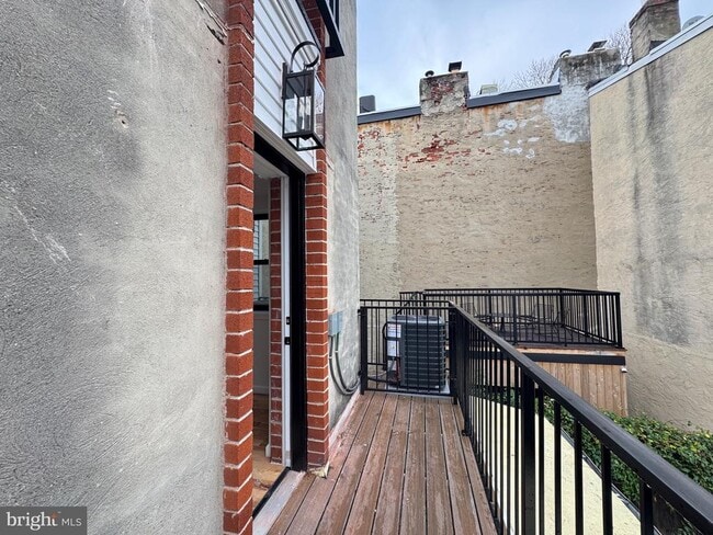 Building Photo - 781 S 3rd St