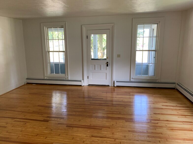 Building Photo - 62 E Church St