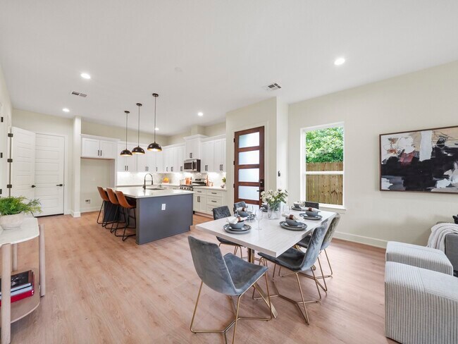 Building Photo - 3548 Seabrook St