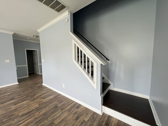 Building Photo - 783 Hay River St