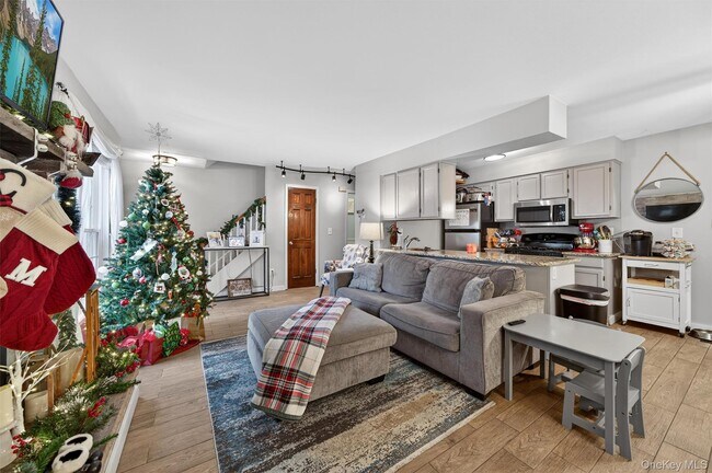 Building Photo - 74 Homestead Village Dr