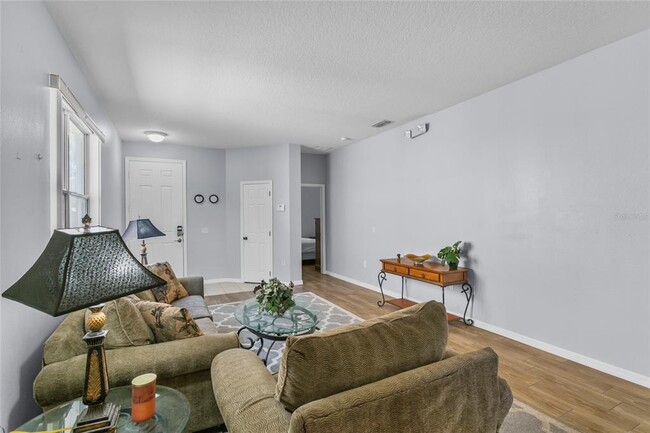 Building Photo - 217 Sand Ridge Dr