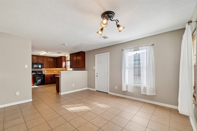 Building Photo - 2614 Skyview Crest Ct