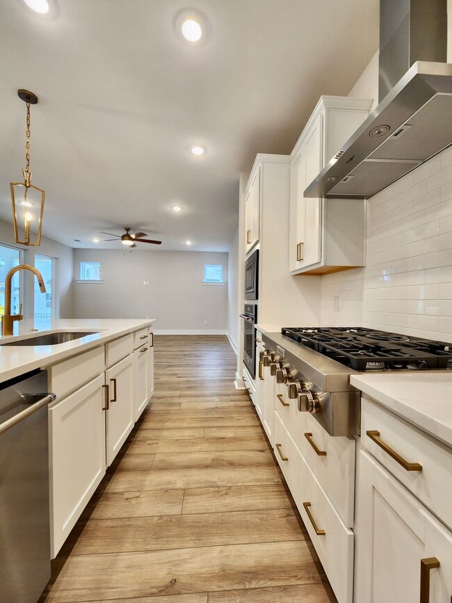 Building Photo - Gorgeous 4 bedroom home in Point Hope - Ch...