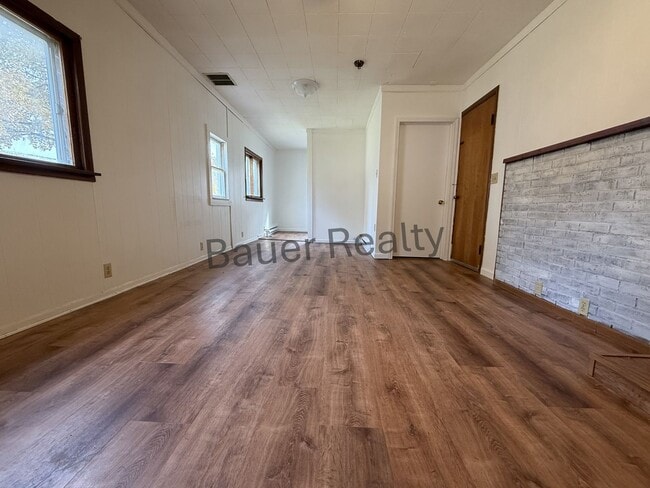 Building Photo - kan