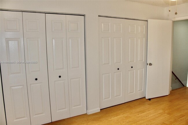 Building Photo - 2079 W 54th Terrace