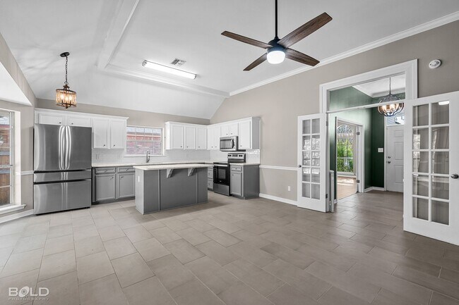 Building Photo - 6007 Cardinal Ln