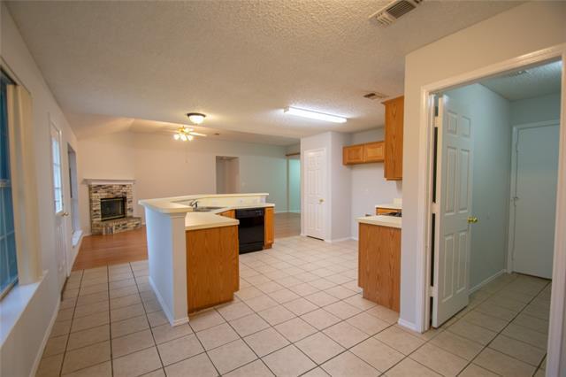 Building Photo - 2404 Whispering Creek Dr