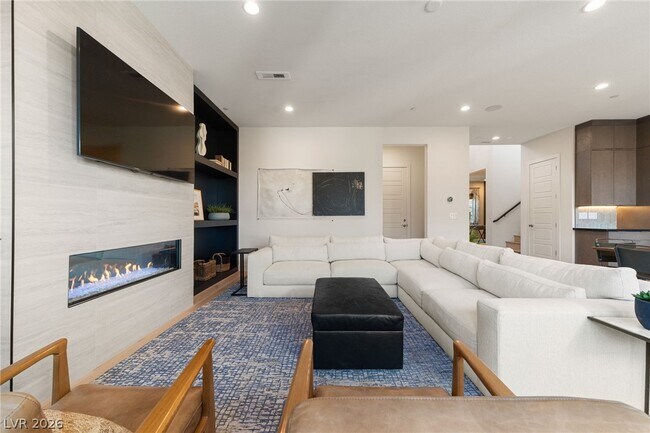 Building Photo - 10125 Sequoia Glen Ave