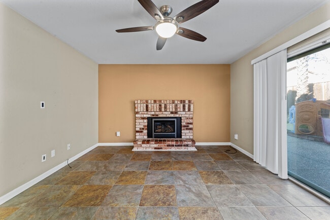 Building Photo - 2126 Sunhaven Ct