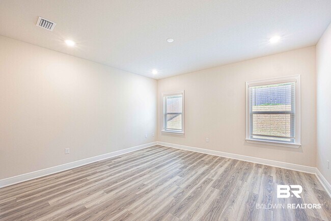 Building Photo - 31543 Lyon Rd
