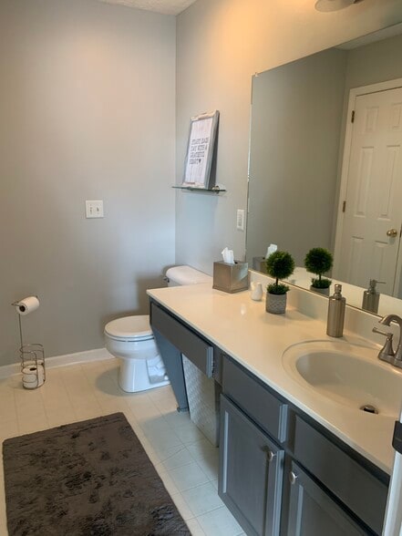 Master Bath - 9027 Tarrington Ln