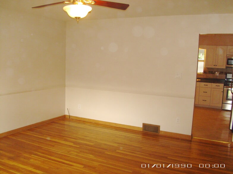 Living room - disregard photo date - 4766 Maize Road