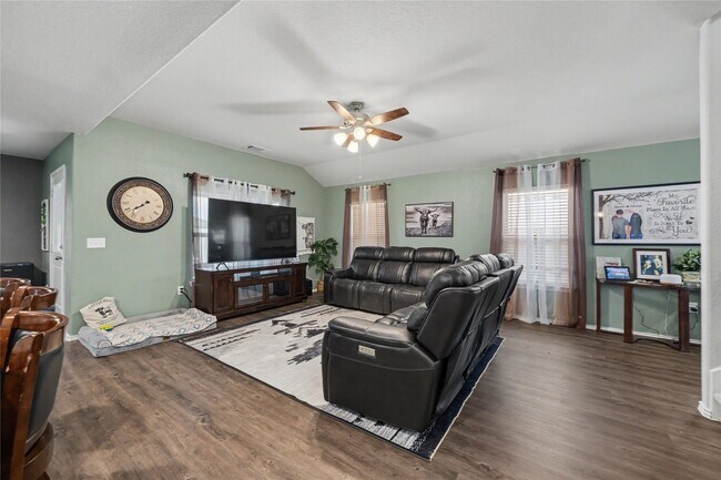 Building Photo - 20815 Acorn Valley Dr