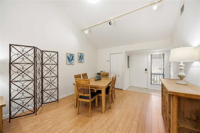 Building Photo - 1626 Brookhouse Dr